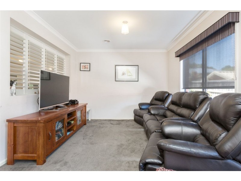 10 Cashmere Crescent, Berwick VIC 3806