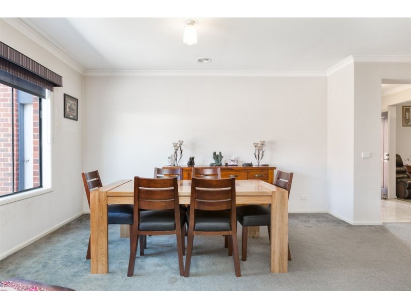 10 Cashmere Crescent, Berwick VIC 3806