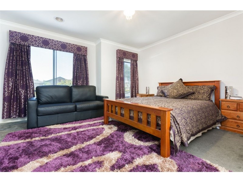 10 Cashmere Crescent, Berwick VIC 3806