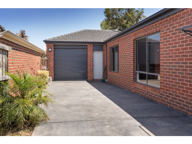 10 Cashmere Crescent, Berwick VIC 3806