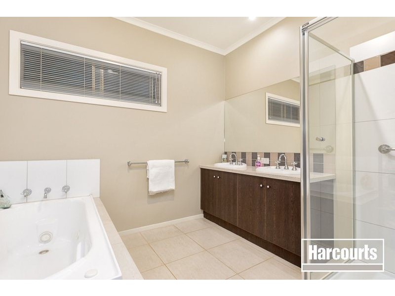 2 Oakmoss Place, Berwick VIC 3806