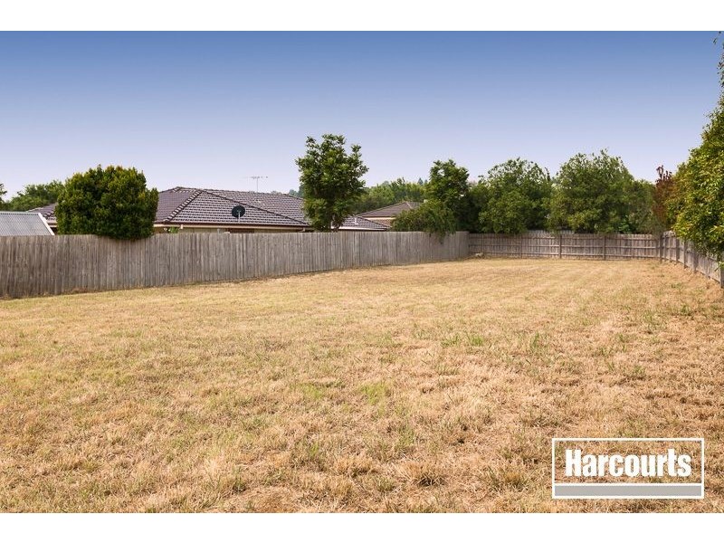 4 Deakin Court, Berwick VIC 3806