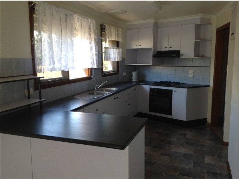 6 Sweetgum Avenue, Narre Warren VIC 3805