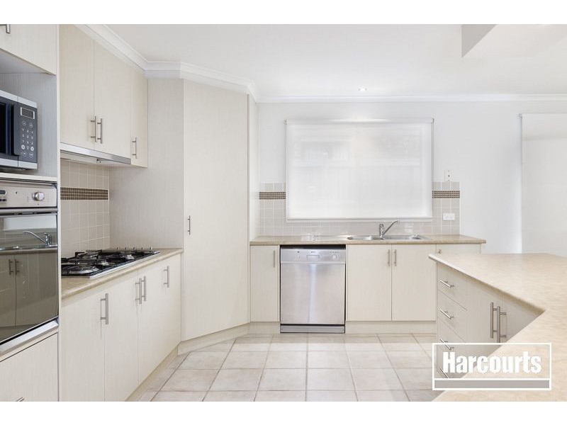 15 Cedarwood Crescent, Berwick VIC 3806