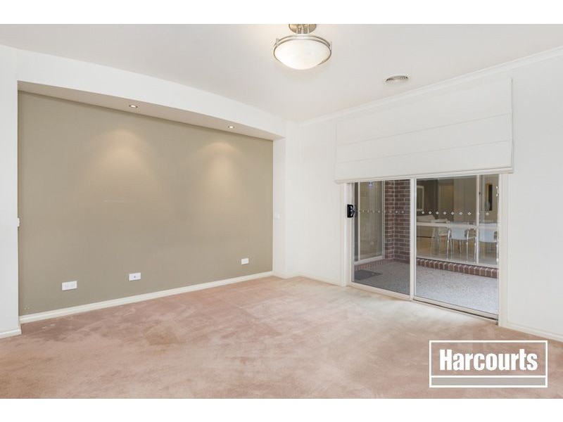 15 Cedarwood Crescent, Berwick VIC 3806