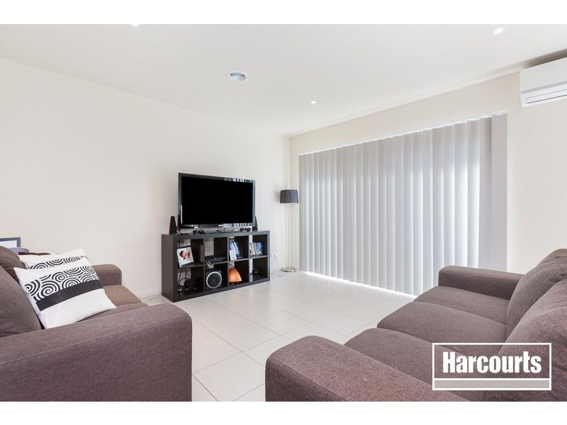 64 Innes Court, Berwick VIC 3806