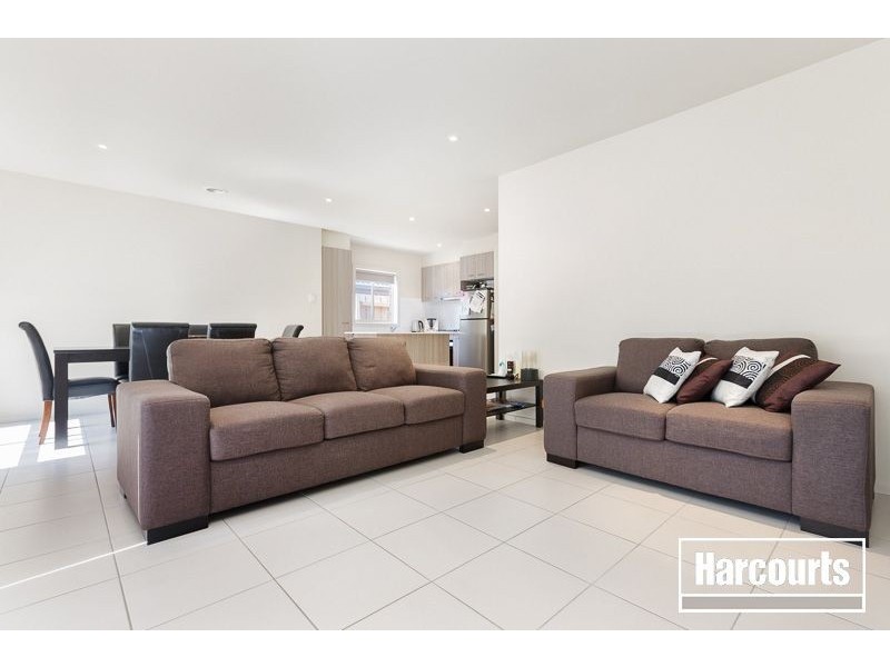 64 Innes Court, Berwick VIC 3806