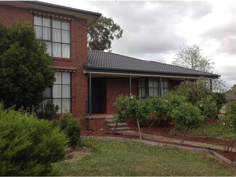 6 Lydia Mary Drive, Berwick VIC 3806