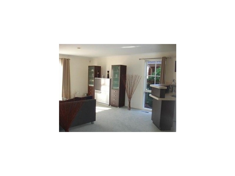 6 Lydia Mary Drive, Berwick VIC 3806