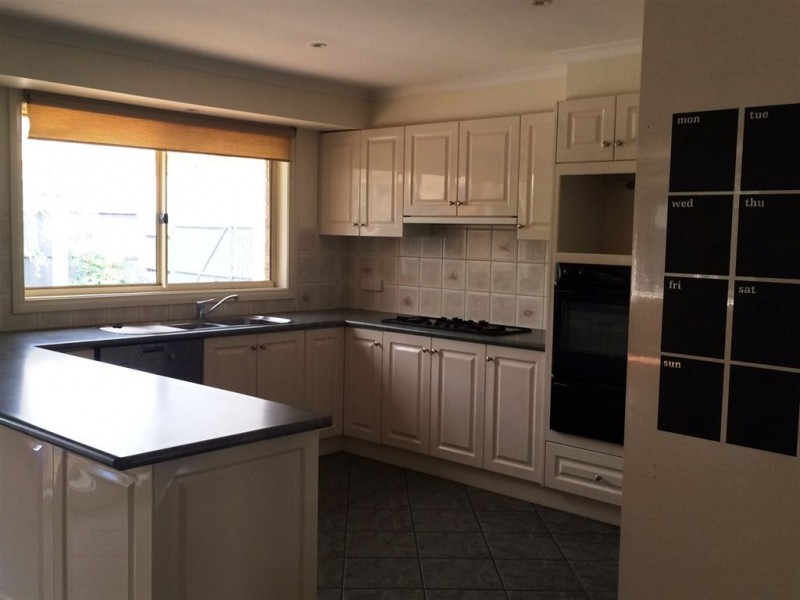 20 Fieldhouse Lane, Berwick VIC 3806