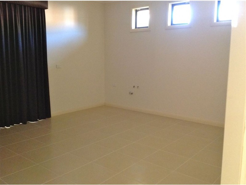 98 Skyline Way, Berwick VIC 3806