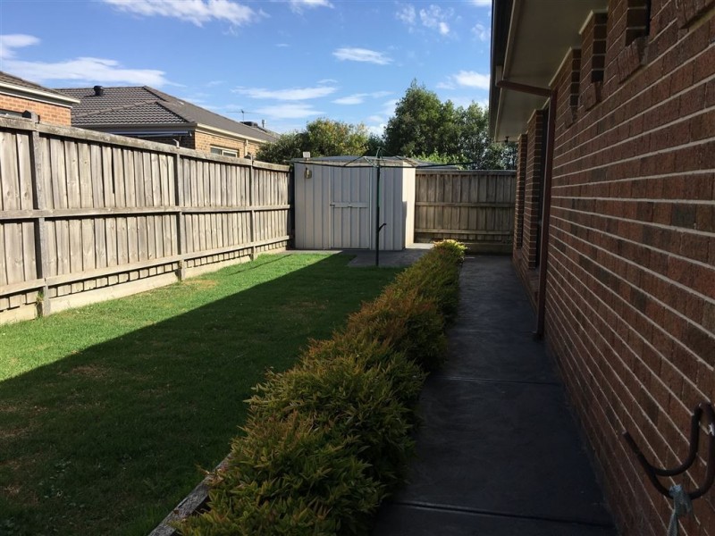 98 Skyline Way, Berwick VIC 3806