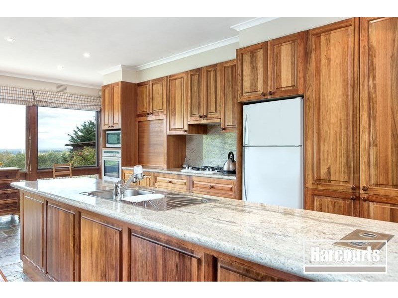 1 Marks Court, Harkaway VIC 3806