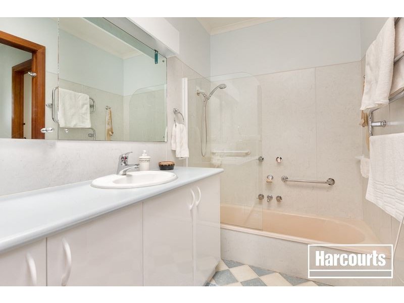 1 Marks Court, Harkaway VIC 3806