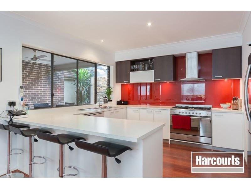 4 Lawrence Close, Pakenham VIC 3810