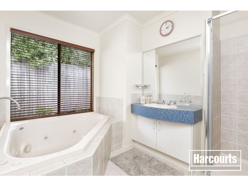 2 Chelsea Crescent, Berwick VIC 3806