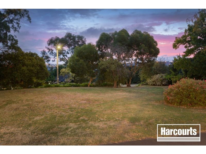 4 Oatlands Road, Narre Warren North VIC 3804