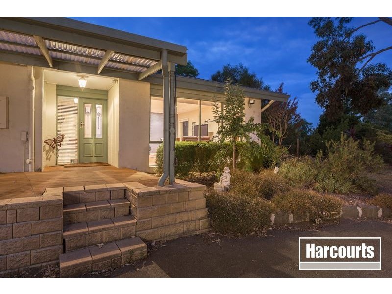 4 Oatlands Road, Narre Warren North VIC 3804