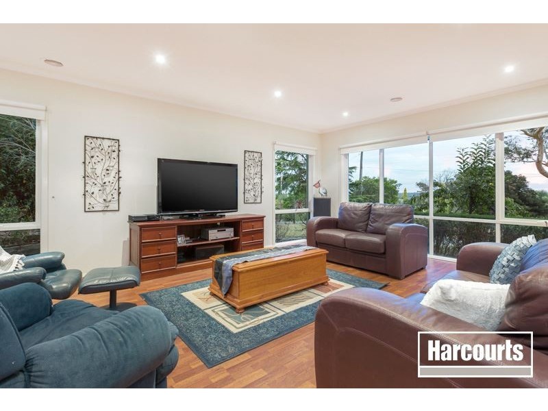 4 Oatlands Road, Narre Warren North VIC 3804