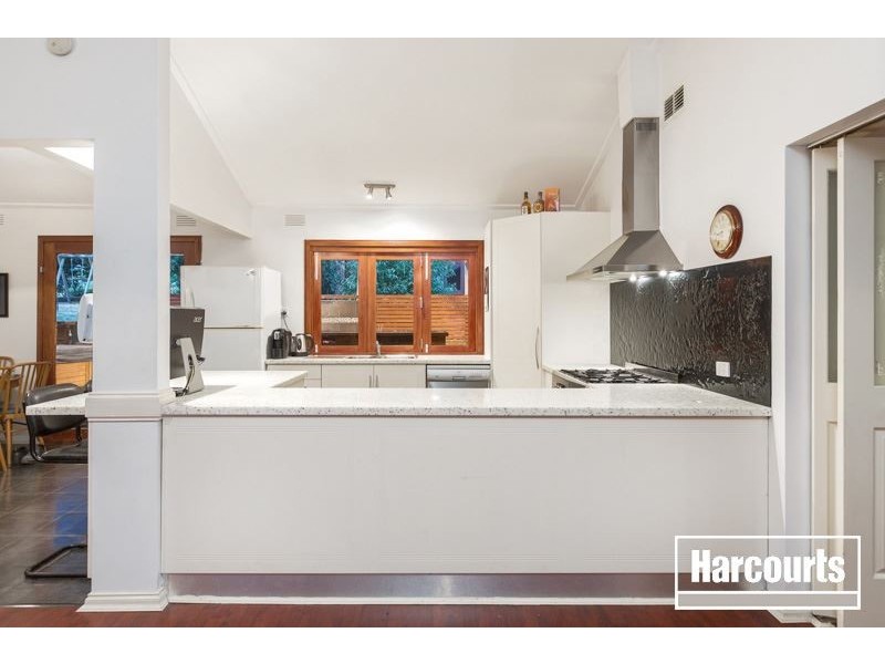 4 Oatlands Road, Narre Warren North VIC 3804