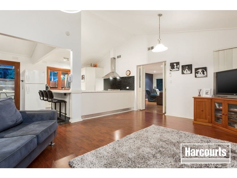 4 Oatlands Road, Narre Warren North VIC 3804