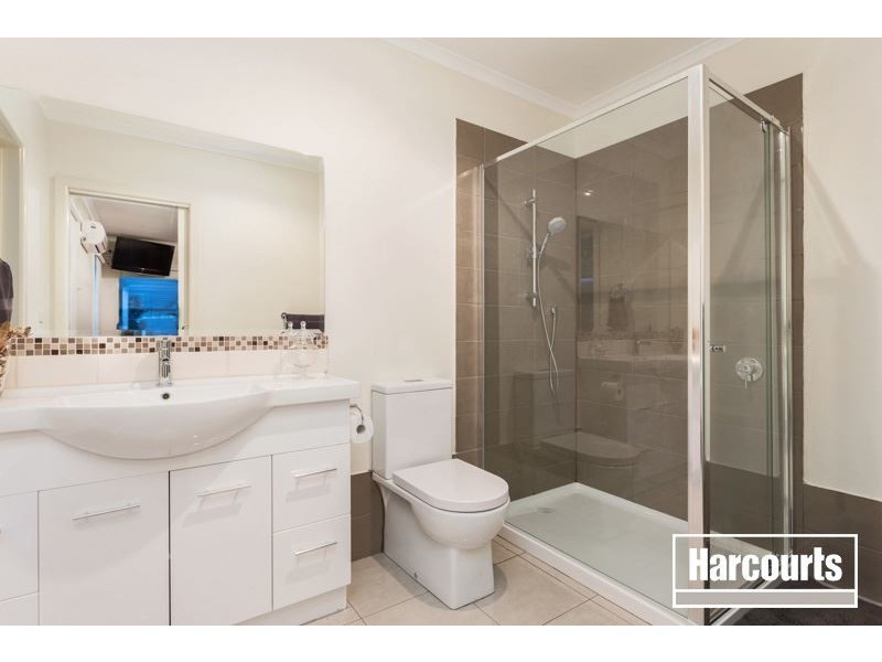 4 Oatlands Road, Narre Warren North VIC 3804