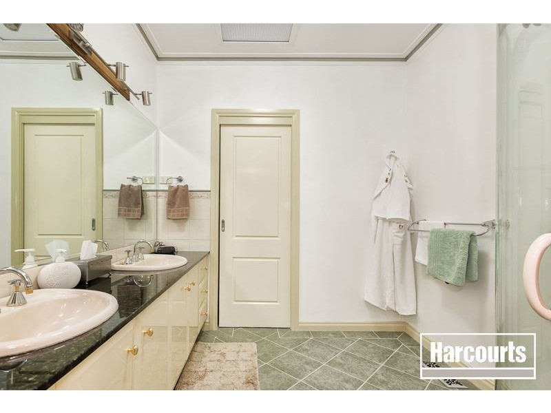 17 Hunt Club Road, Narre Warren South VIC 3805