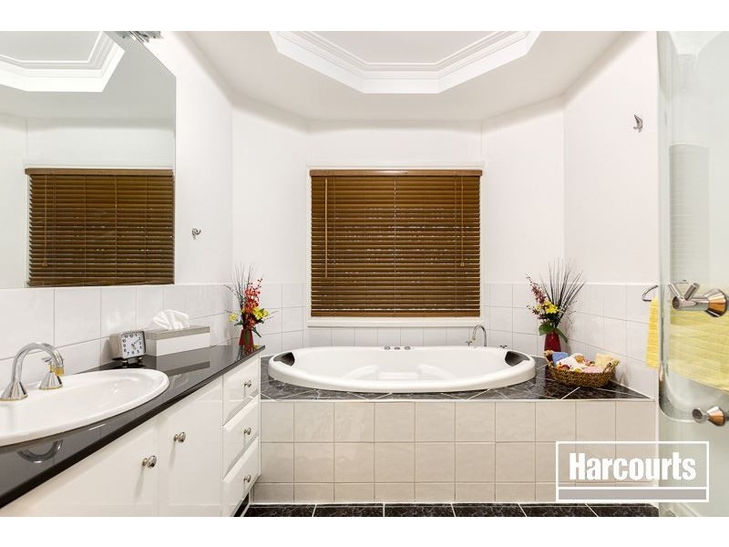 17 Hunt Club Road, Narre Warren South VIC 3805