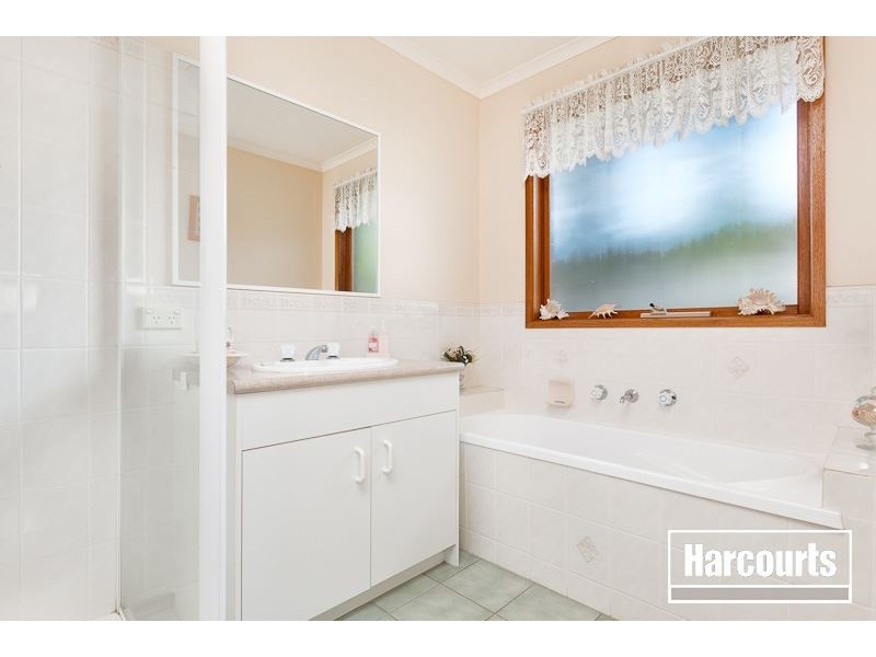 39 Coolong Avenue, Berwick VIC 3806