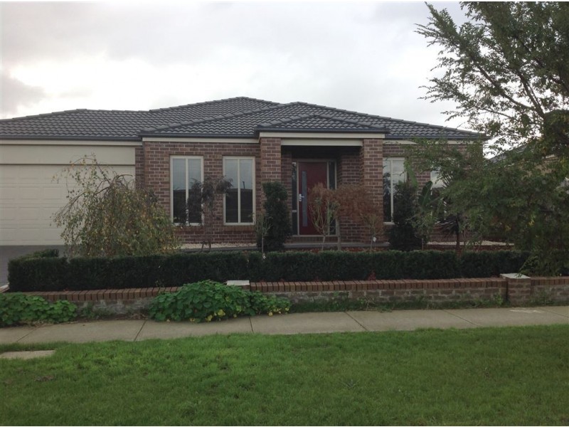 39 Bernly Boulevard, Berwick VIC 3806