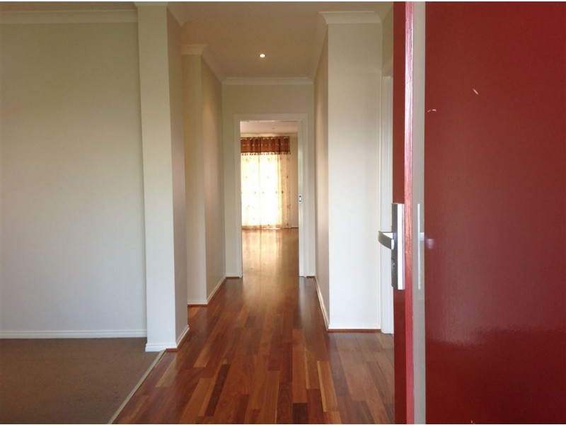 39 Bernly Boulevard, Berwick VIC 3806