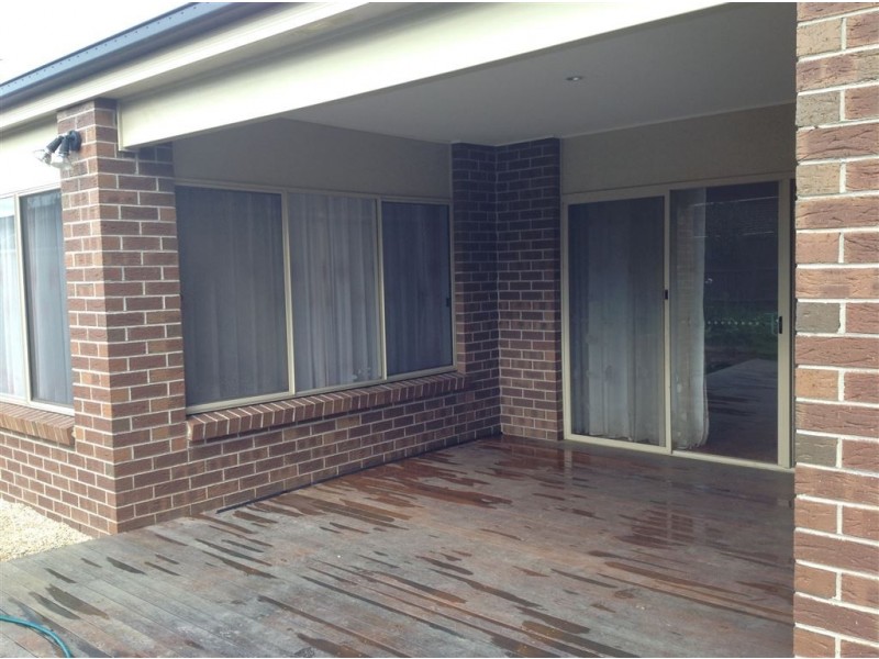 39 Bernly Boulevard, Berwick VIC 3806