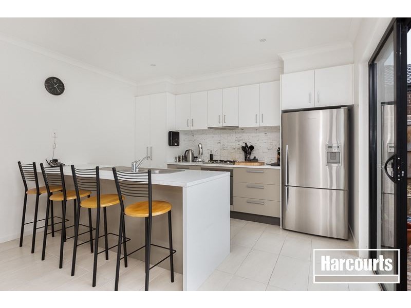 29 Rush Lilly Drive, Officer VIC 3809