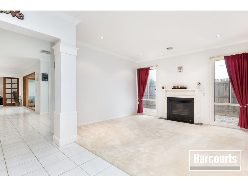 11 Glenview Rise, Berwick VIC 3806