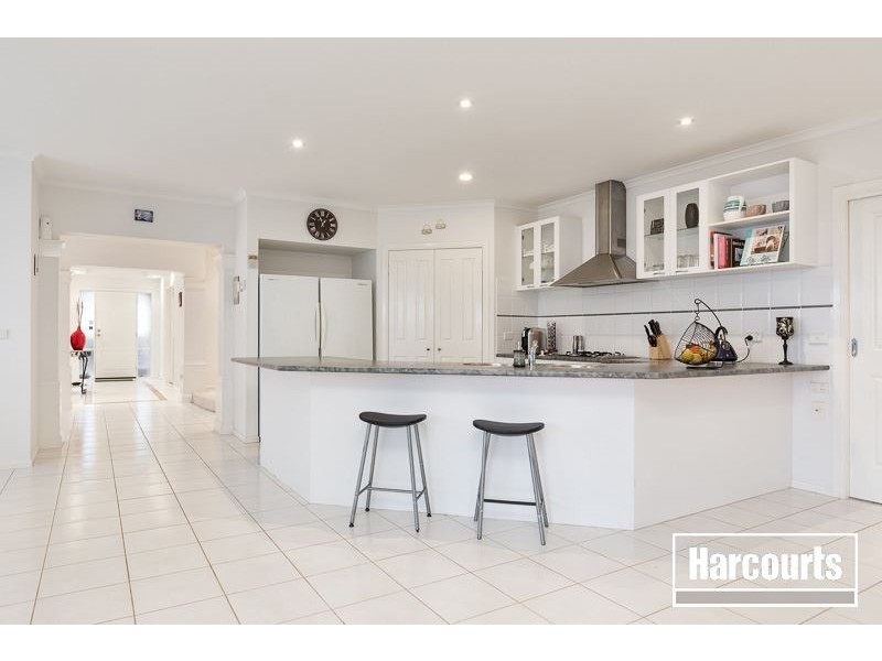 11 Glenview Rise, Berwick VIC 3806