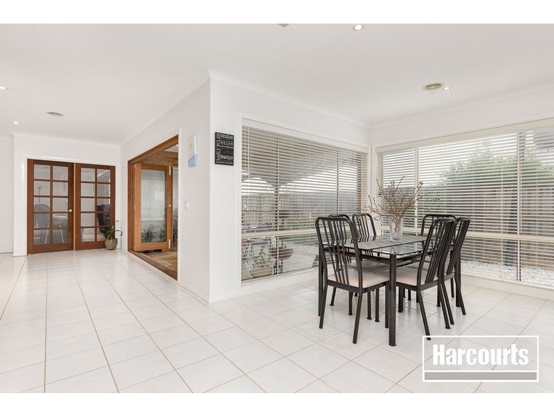 11 Glenview Rise, Berwick VIC 3806