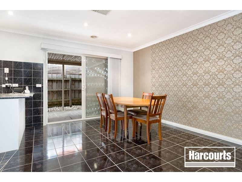 2/38 Kirkwood Crescent, Hampton Park VIC 3976