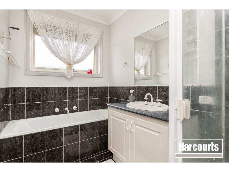 2/38 Kirkwood Crescent, Hampton Park VIC 3976