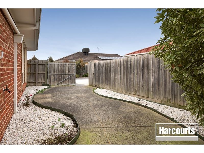 2/38 Kirkwood Crescent, Hampton Park VIC 3976