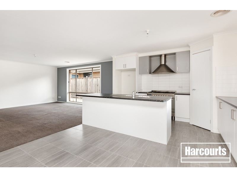 130 Linsell Boulevard, Cranbourne East VIC 3977