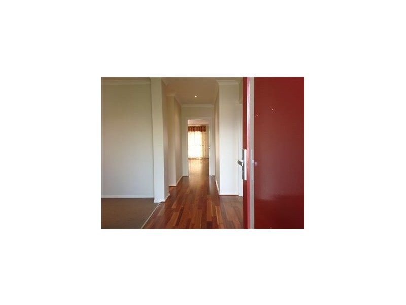 39 Bernly Boulevard, Berwick VIC 3806