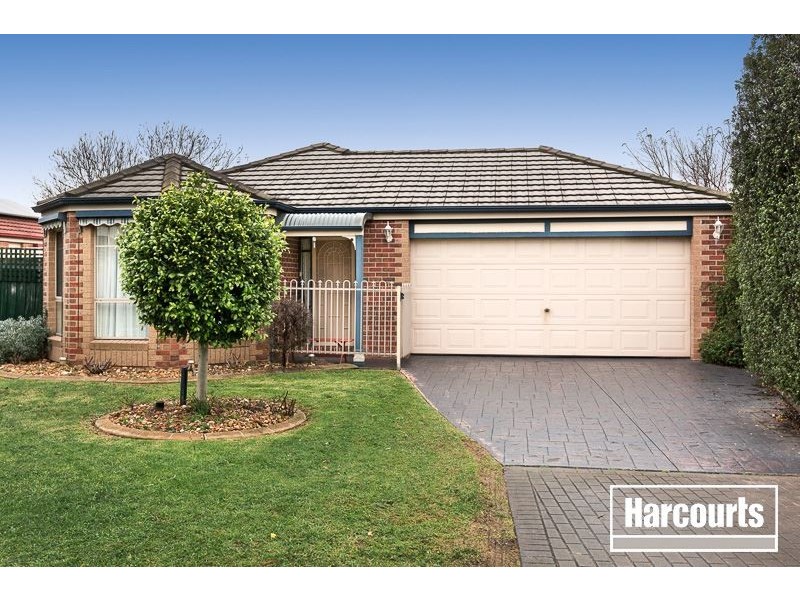 2 Lynwood Walk, Narre Warren South VIC 3805