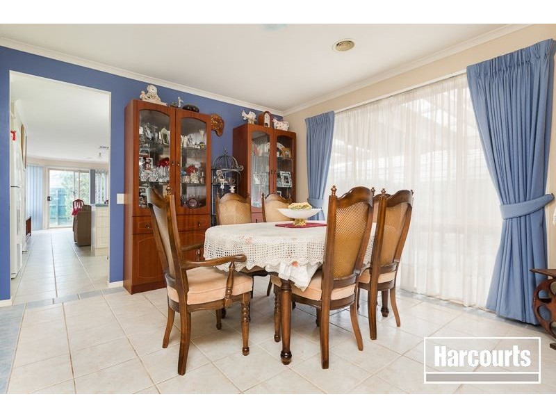 2 Lynwood Walk, Narre Warren South VIC 3805