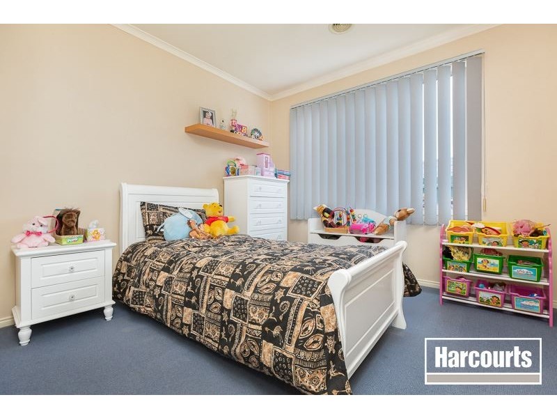 2 Lynwood Walk, Narre Warren South VIC 3805