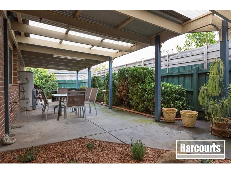 2 Lynwood Walk, Narre Warren South VIC 3805