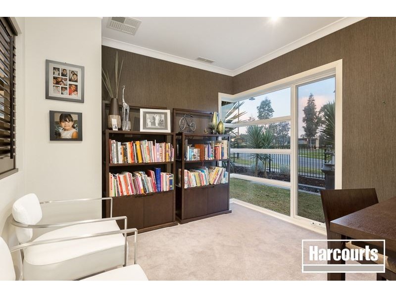 2 Nature Circuit, Cranbourne North VIC 3977