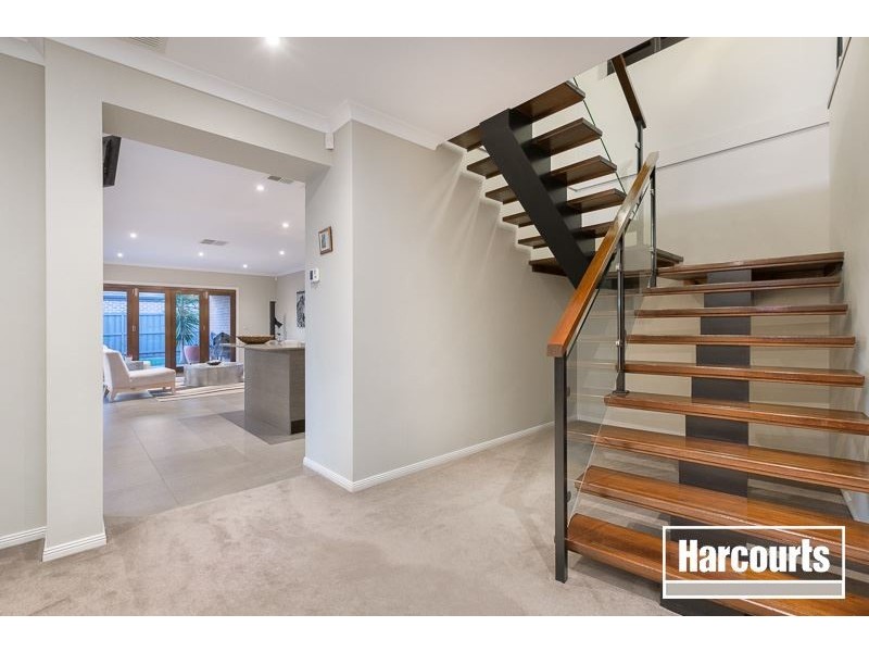 2 Nature Circuit, Cranbourne North VIC 3977