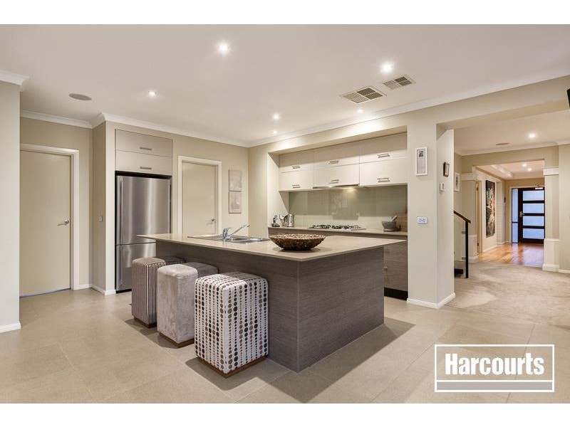 2 Nature Circuit, Cranbourne North VIC 3977