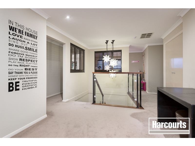 2 Nature Circuit, Cranbourne North VIC 3977