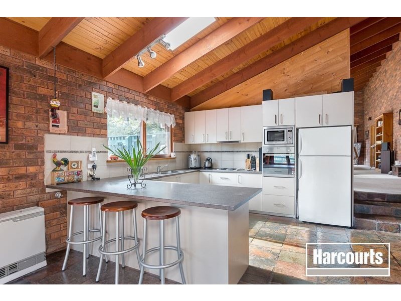 70 Kilvington Drive, Emerald VIC 3782